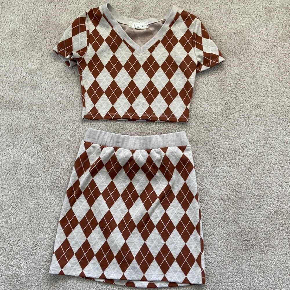 Girls size 7matching skirt set